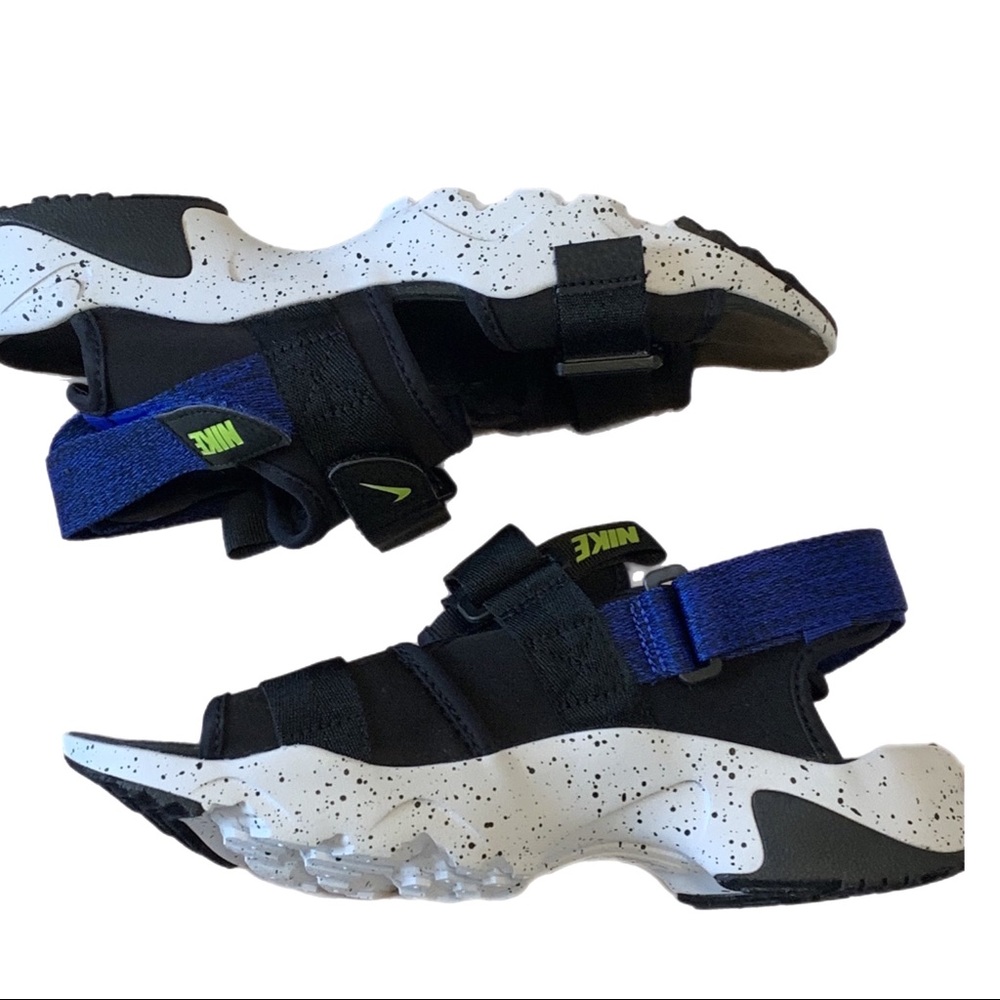 NWOT Nike Men’s Canyon Summer Outdoor Hiking Sandal 9